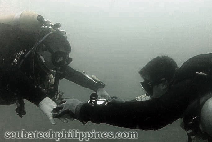 scuba diving buddy system air-sharing