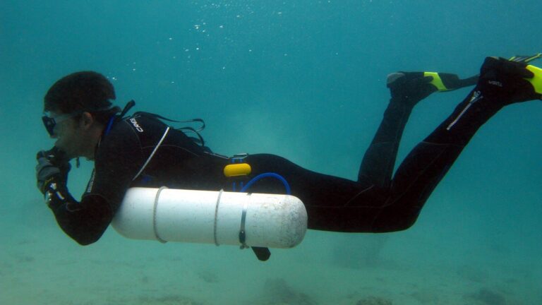 Sidemount Diving: A Detailed Guide