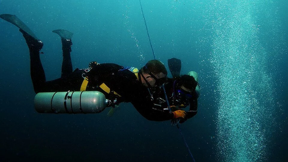 Weighting for Horizontal Hover When Scuba Diving