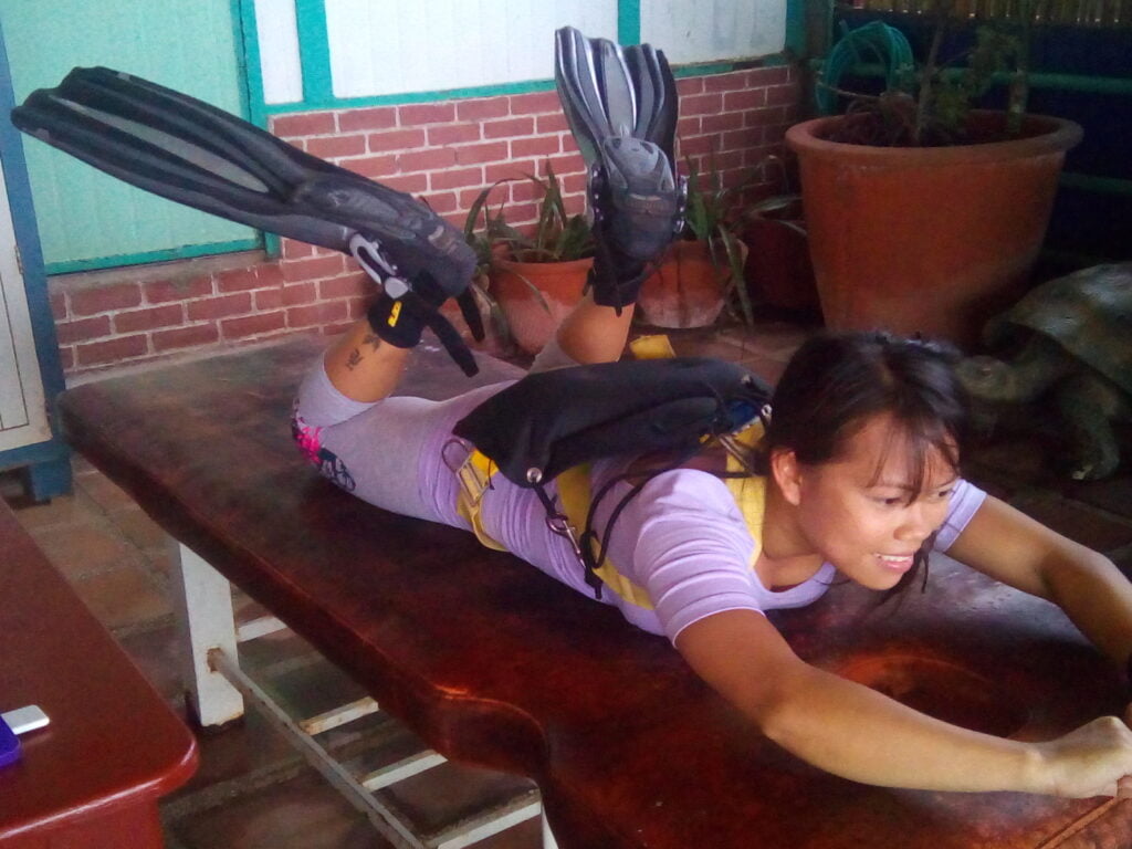 Posture for Horizontal Hover When Scuba Diving