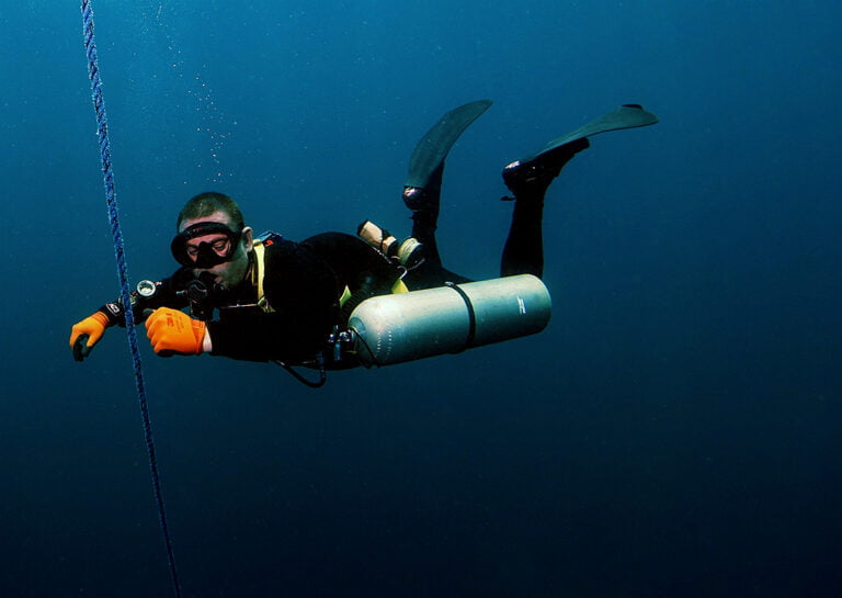 Solo diving