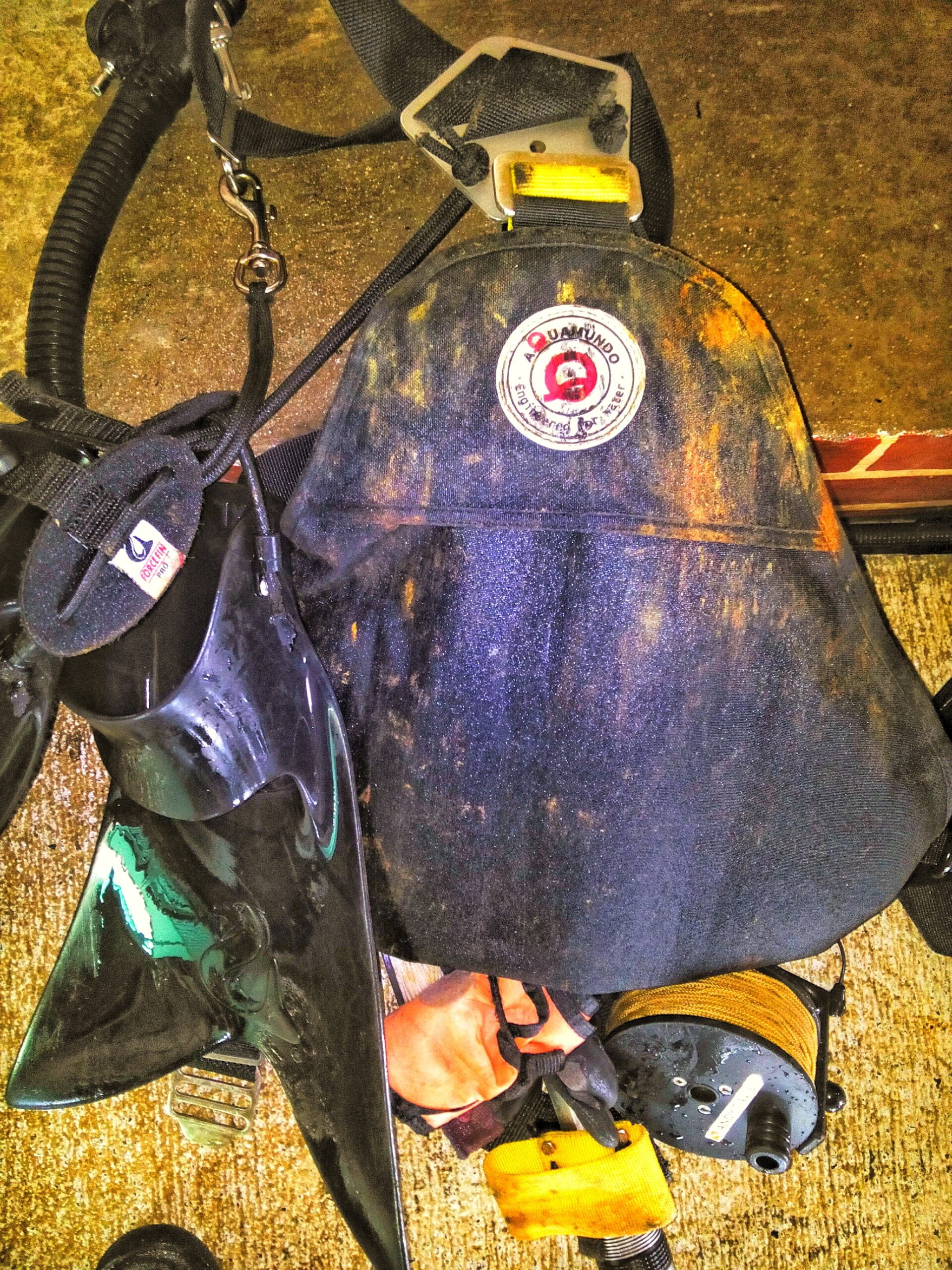 sidemount wing optimized for wreck penetrations