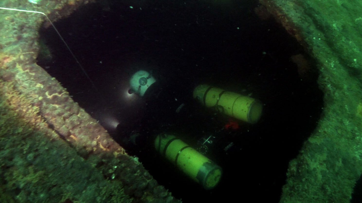 wreck diving risks inside a shipwreck where there is no direct access to the surface