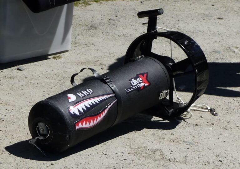 Ultimate Guide to Diver Propulsion Vehicles DPV & Dive Scooters